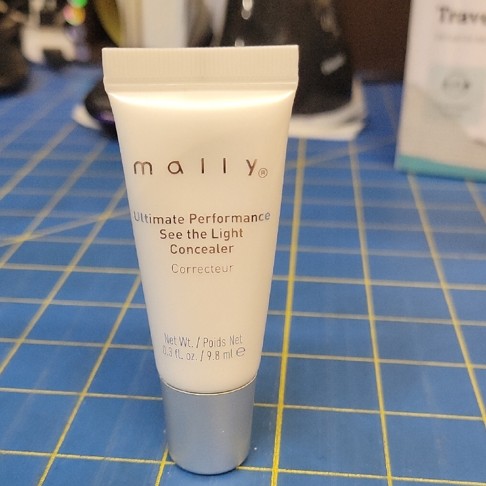 Mally Beauty Ultimate Performance See the Light Concealer 9.8 ml New Tube